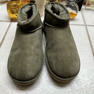 Ugg ultra mini in MOSS GREEN
